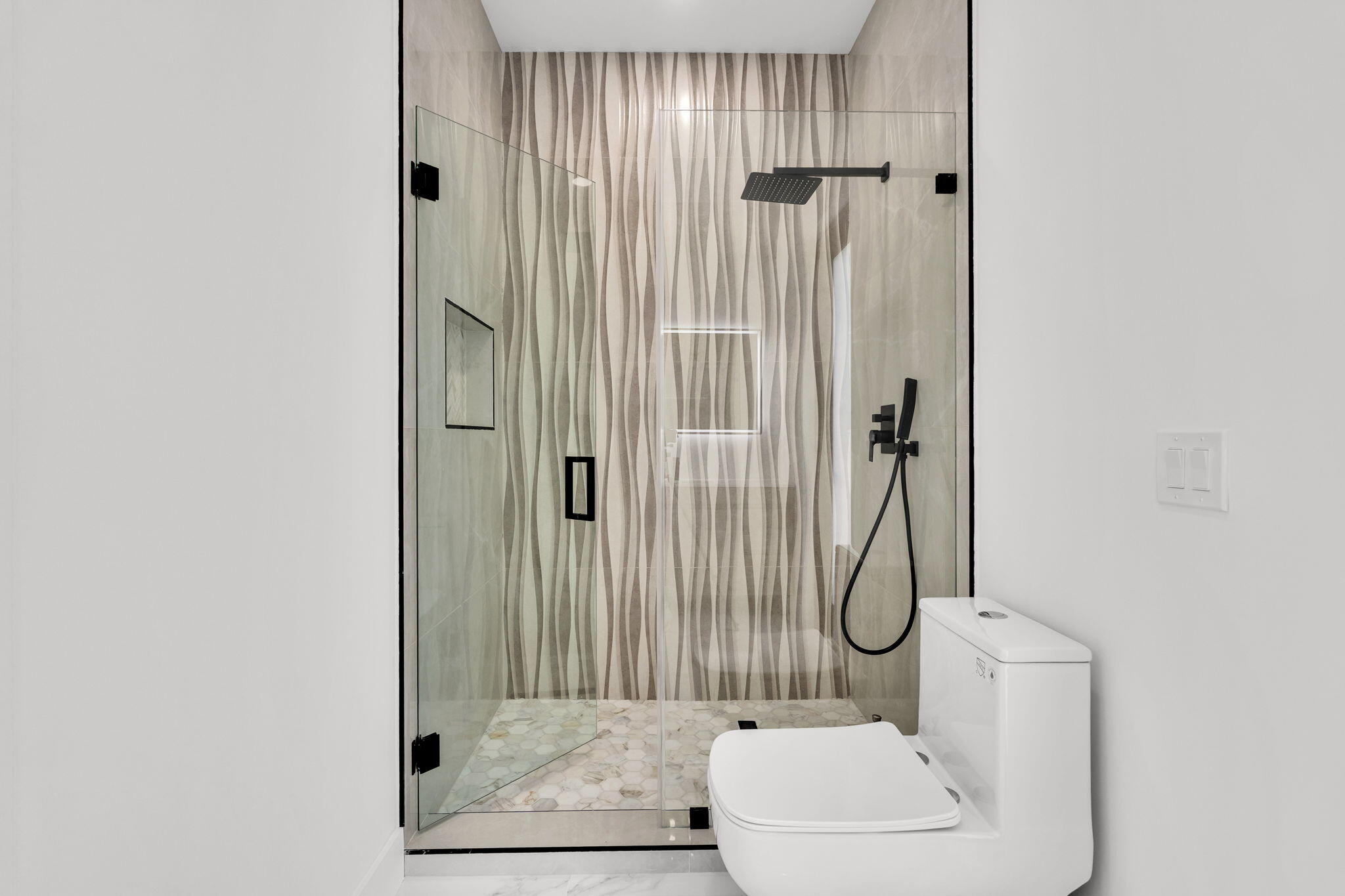 50 Transylvania Avenue Key Largo, FL 33037 - Photo 21 of 59 a bathroom with a shower