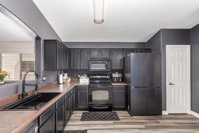 $299,900 | 43999 West Magnolia Road, Maricopa, AZ 85138