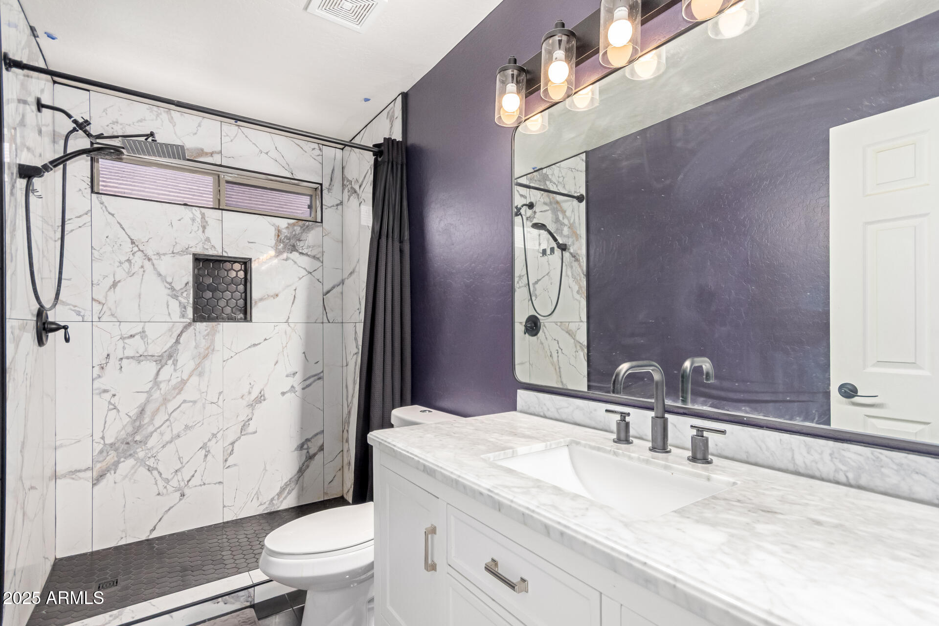 43999 West Magnolia Road Maricopa, AZ 85138 - Photo 15 of 34 Primary Bathroom