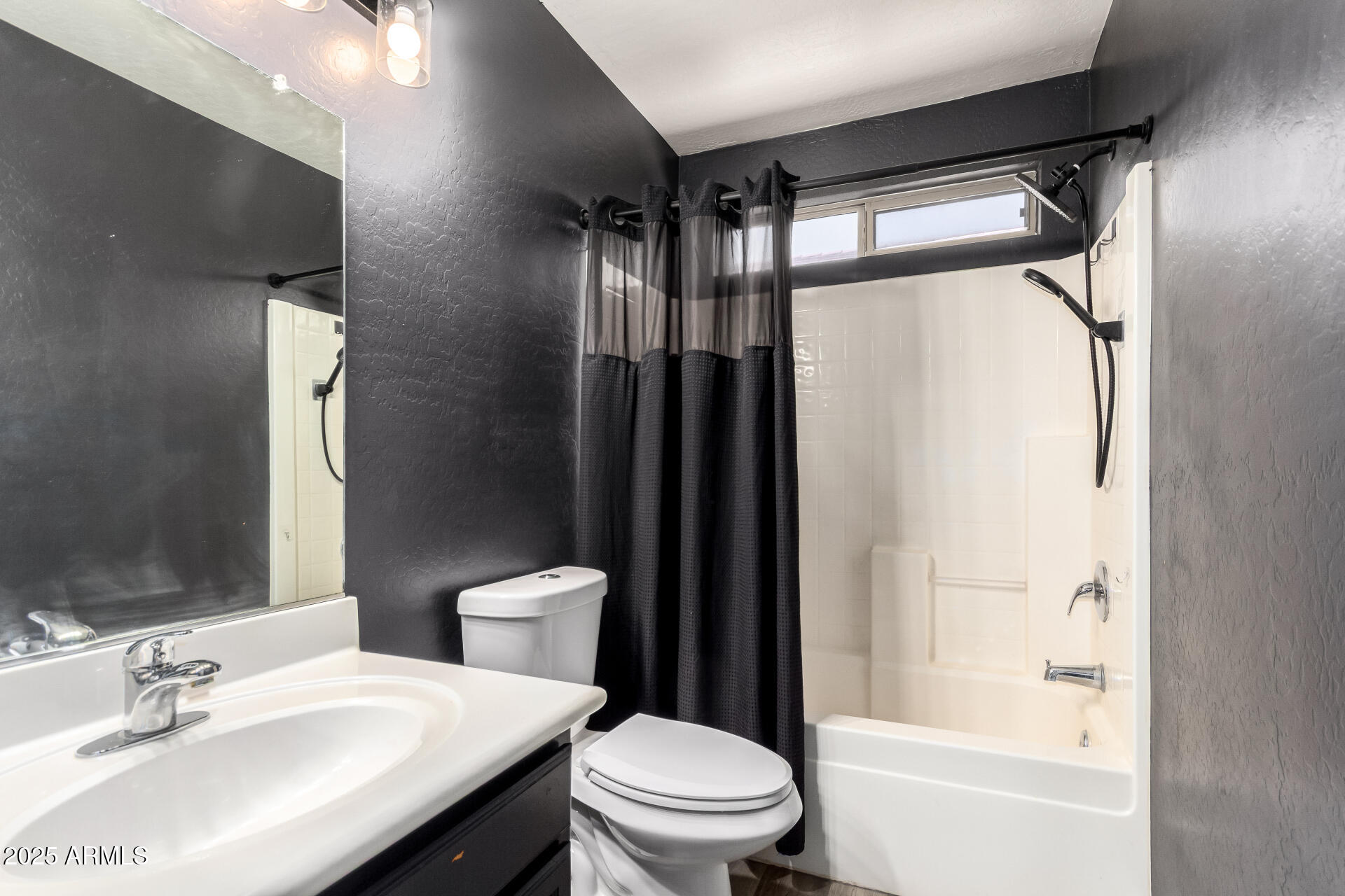 43999 West Magnolia Road Maricopa, AZ 85138 - Photo 23 of 34 Guest Bathroom