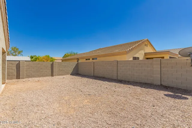 $299,900 | 43999 West Magnolia Road, Maricopa, AZ 85138