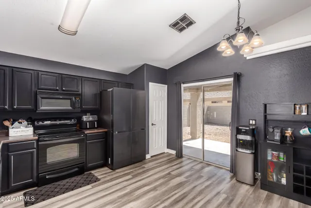 $299,900 | 43999 West Magnolia Road, Maricopa, AZ 85138