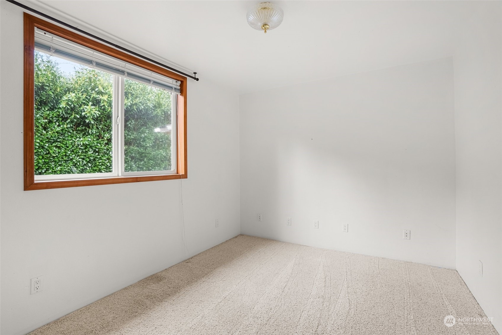 17 Maple Leaf Street Raymond, WA 98577 - Photo 10 of 27 an empty room with a window