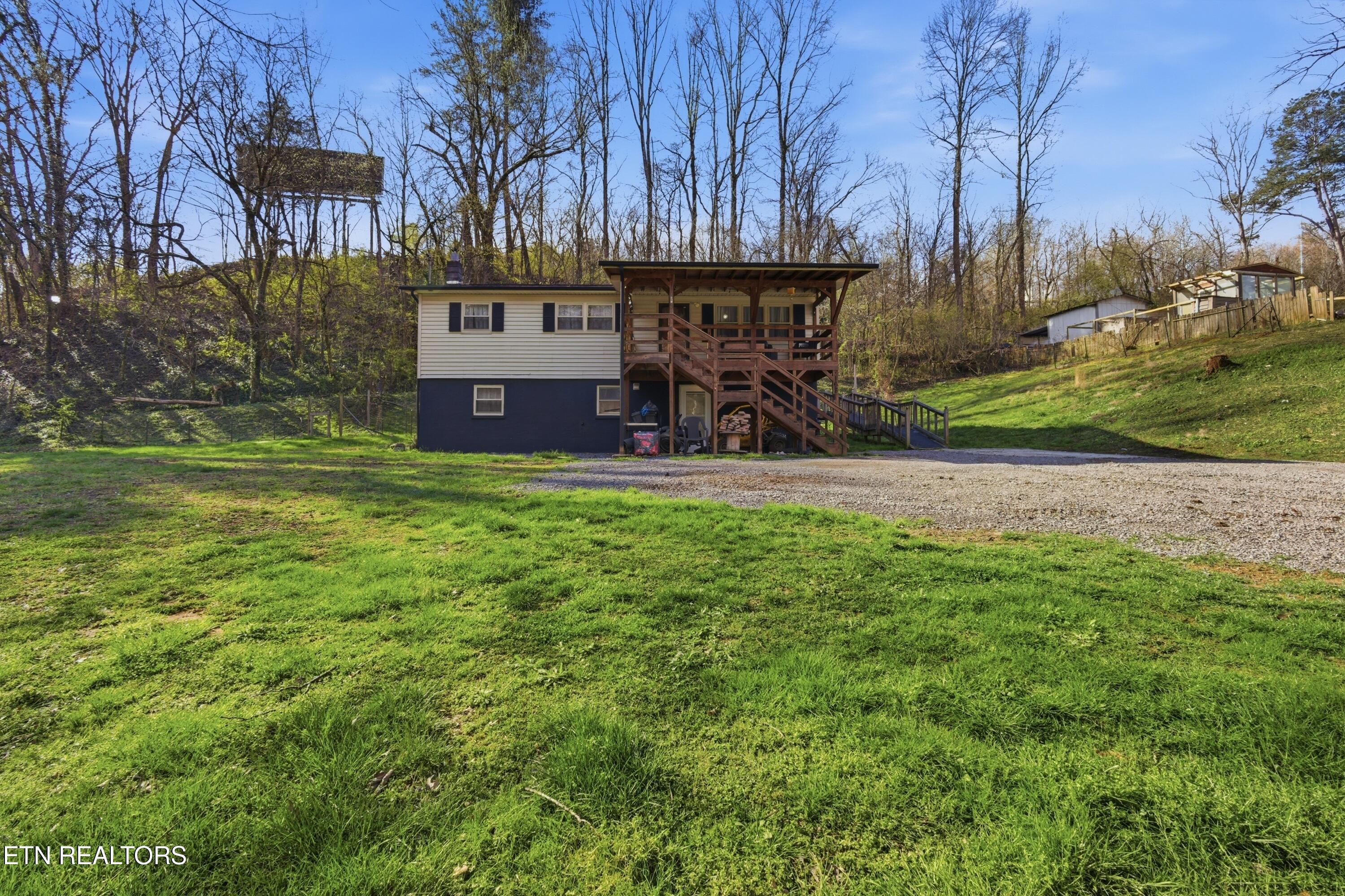 168 Childs Road Harriman, TN 37748 - Photo 2 of 39 1N9A6254