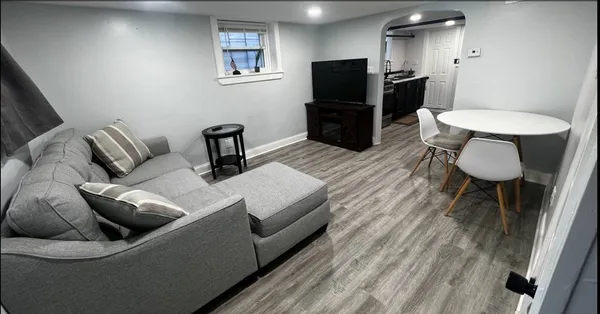 $1,495 | 2424 West Charleston Street, Unit G, Chicago, IL 60647