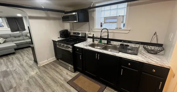 $1,495 | 2424 West Charleston Street, Unit G, Chicago, IL 60647