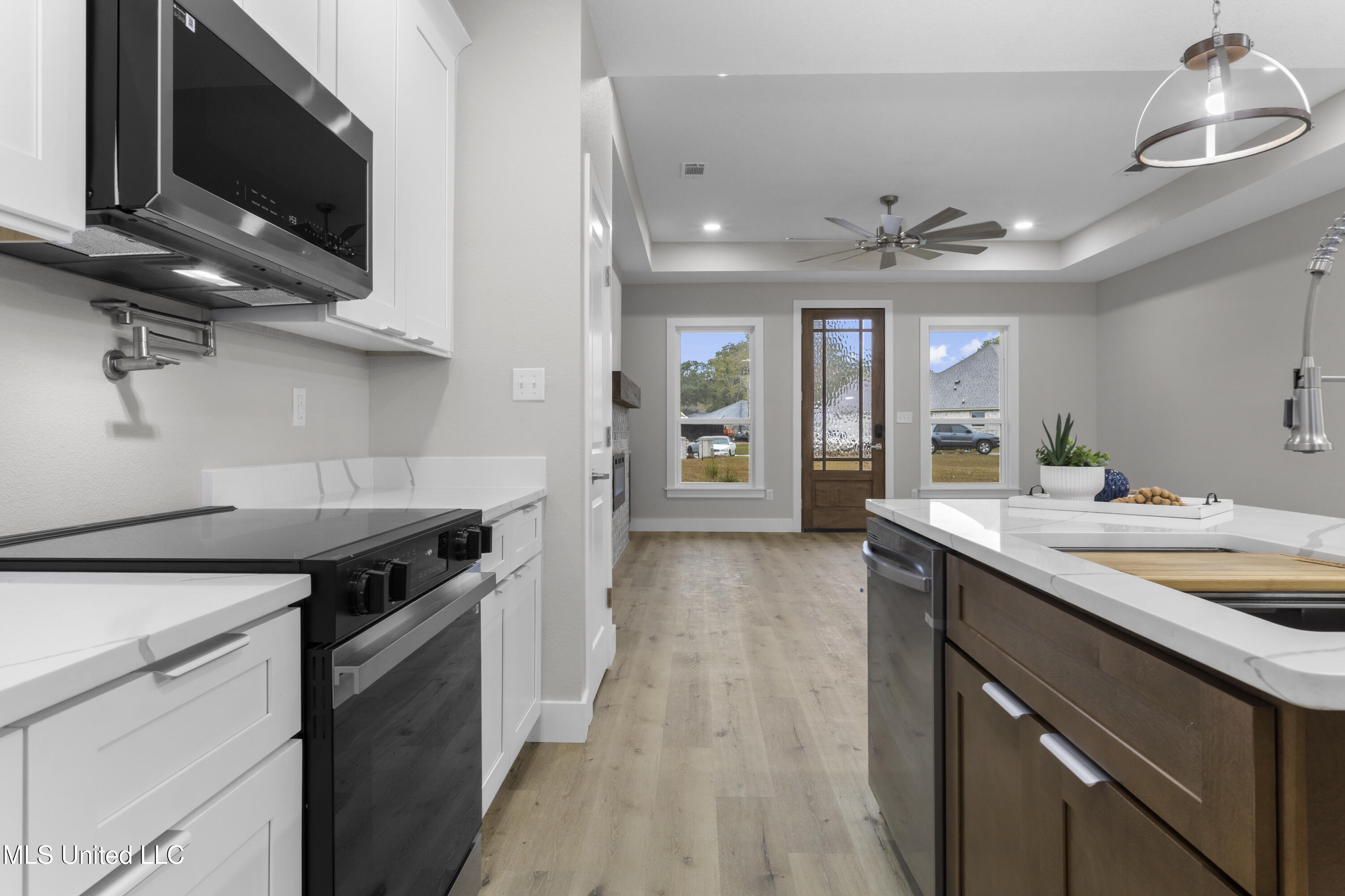 1613 Cedar Point Road Gautier, MS 39553 - Photo 14 of 33 0014