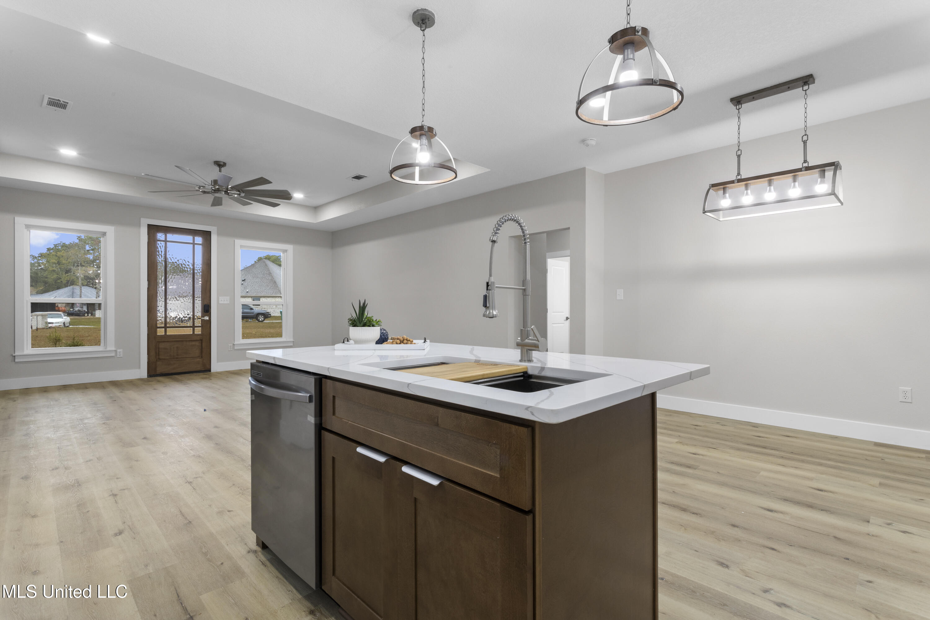 1613 Cedar Point Road Gautier, MS 39553 - Photo 15 of 33 0015