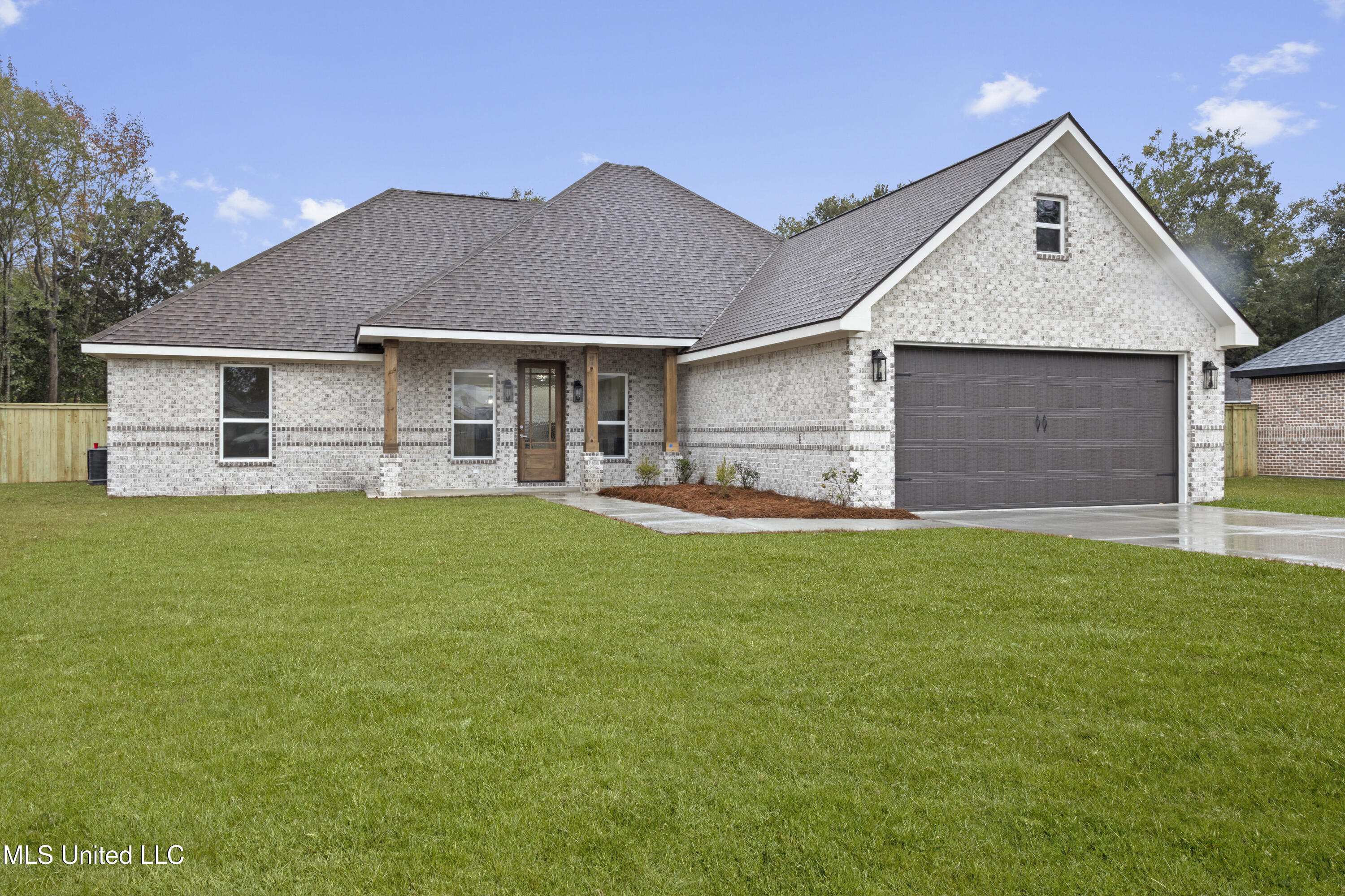 1613 Cedar Point Road Gautier, MS 39553 - Photo 2 of 33 0002