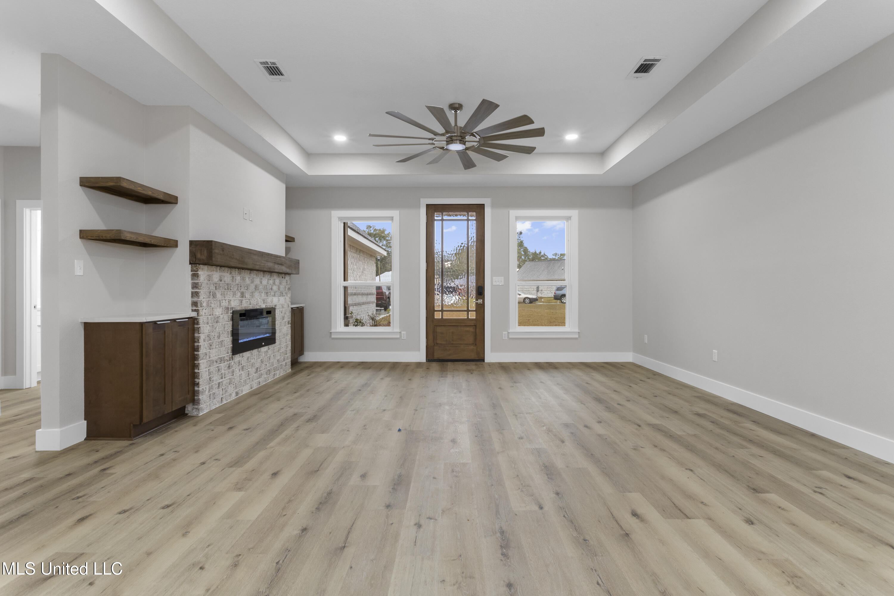 1613 Cedar Point Road Gautier, MS 39553 - Photo 3 of 33 0003