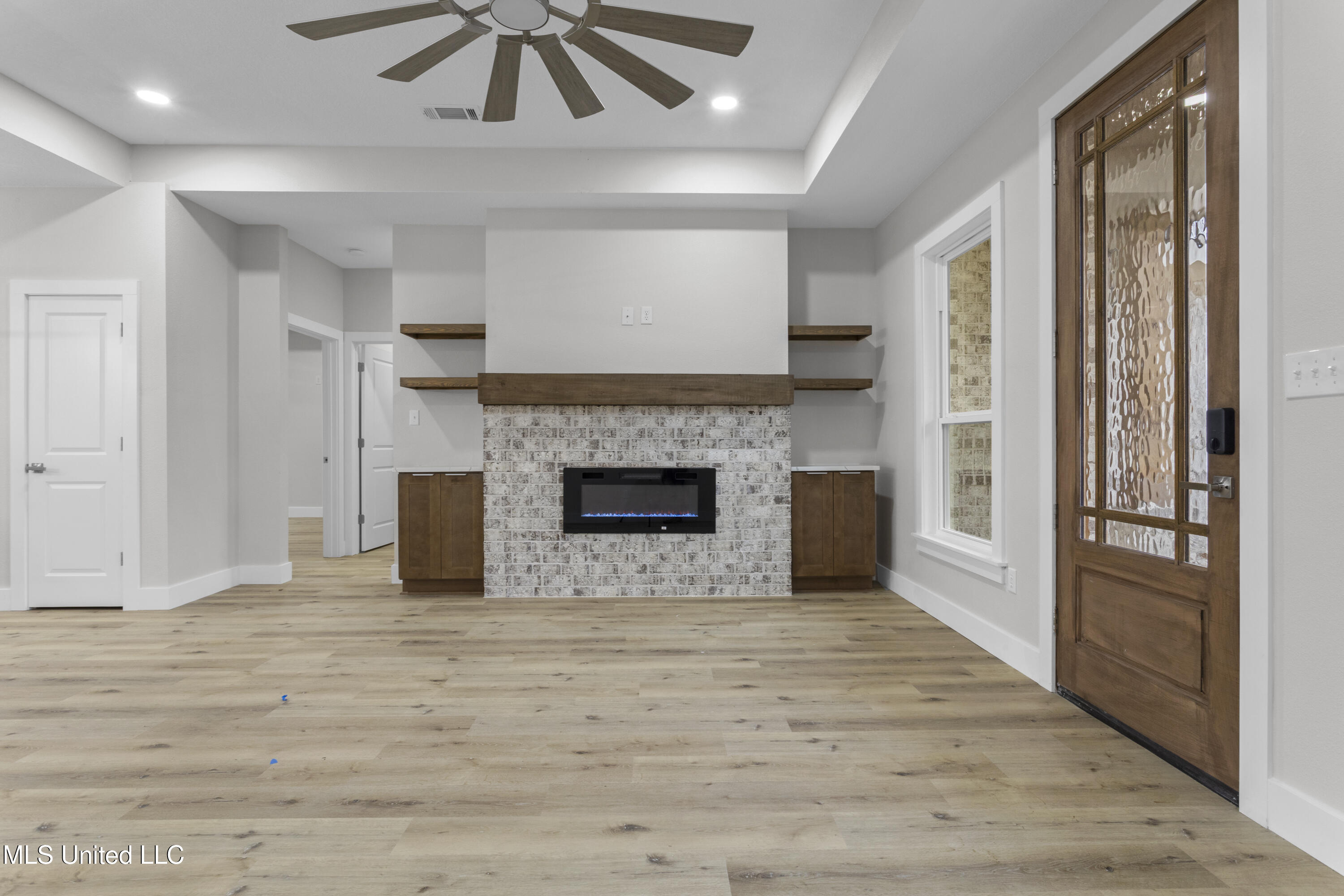 1613 Cedar Point Road Gautier, MS 39553 - Photo 5 of 33 0005