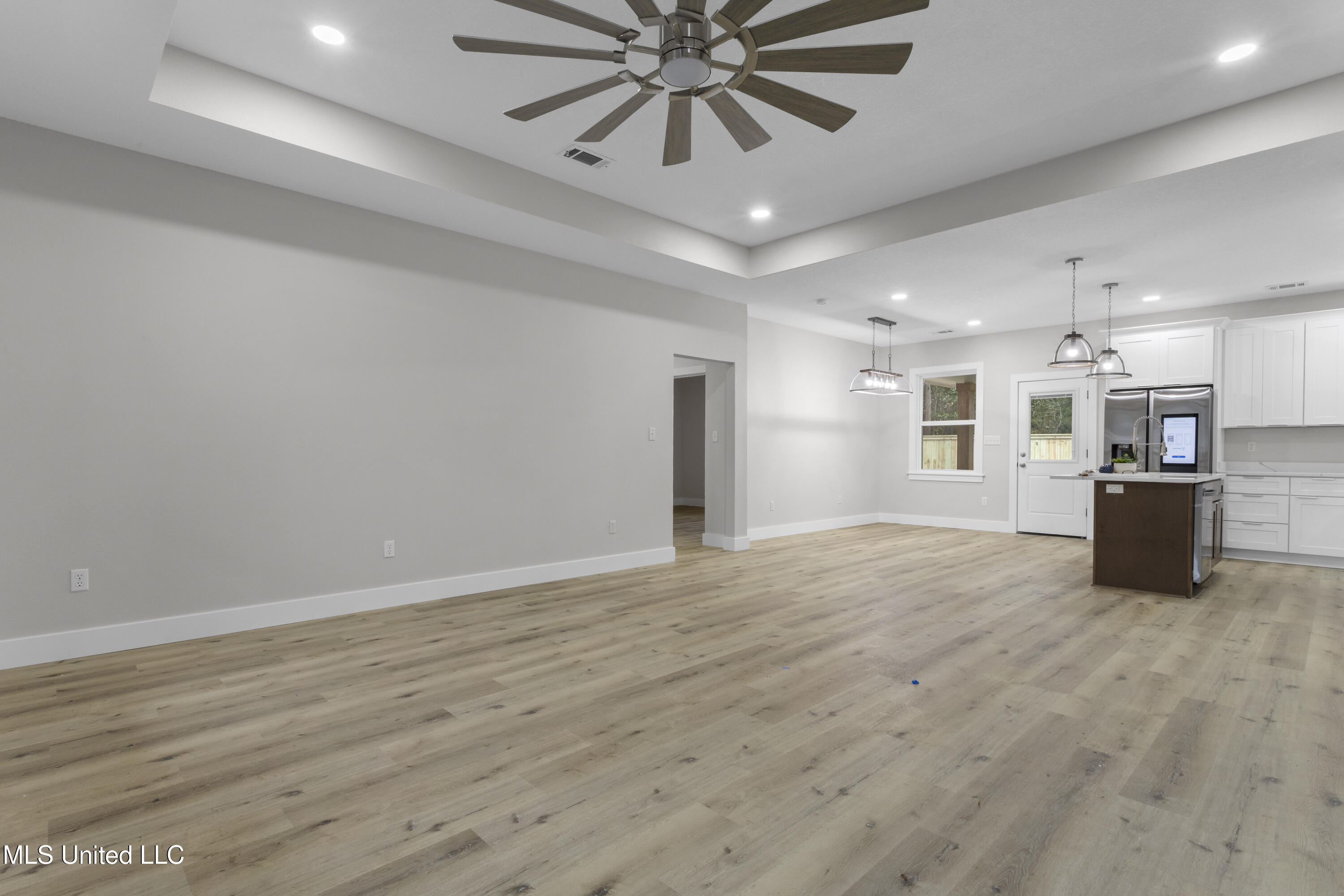 1613 Cedar Point Road Gautier, MS 39553 - Photo 9 of 33 0009