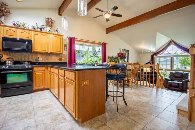 $469,900 | 18131 Crystal Lane, Lansing, IL 60438