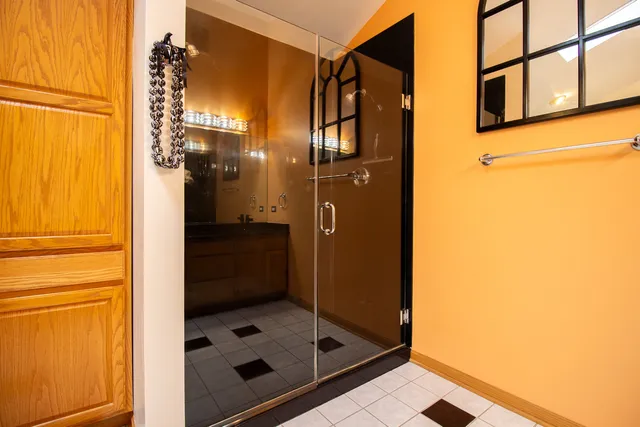 $469,900 | 18131 Crystal Lane, Lansing, IL 60438