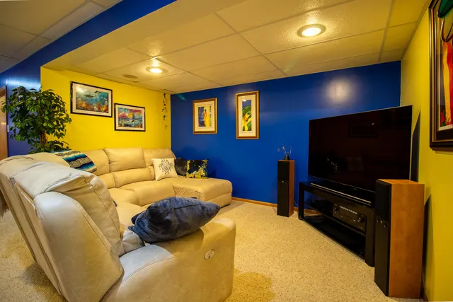 $469,900 | 18131 Crystal Lane, Lansing, IL 60438