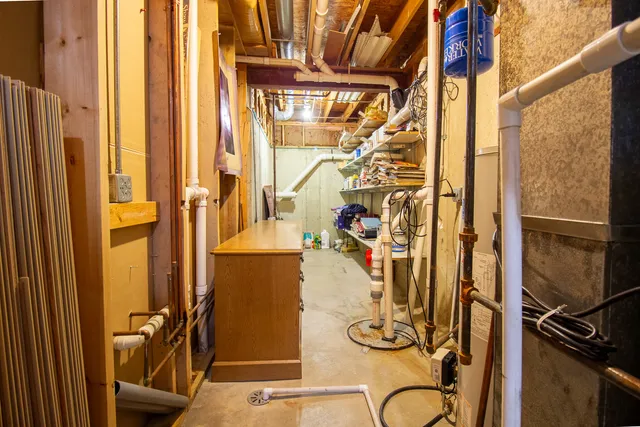 $469,900 | 18131 Crystal Lane, Lansing, IL 60438