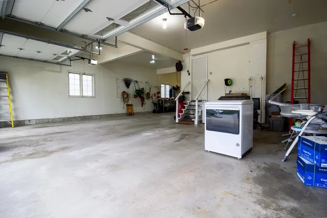 $469,900 | 18131 Crystal Lane, Lansing, IL 60438