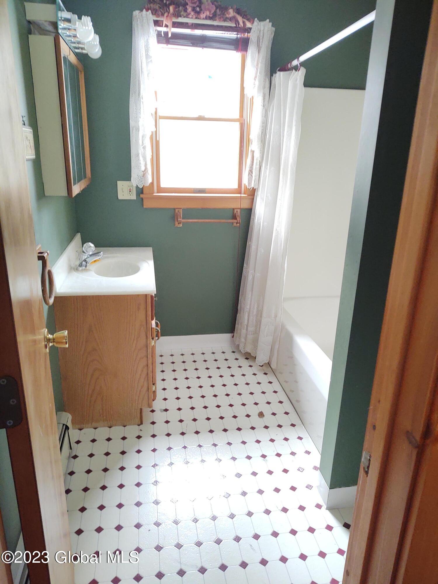 11 Summit Road Horicon, NY 12815 - Photo 14 of 21 Primary Bathroom