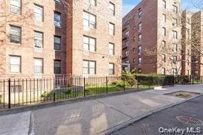 $349,900 | 141-05 Pershing Crescent, Unit 207 | Briarwood