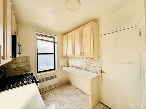 $349,900 | 141-05 Pershing Crescent, Unit 207 | Briarwood