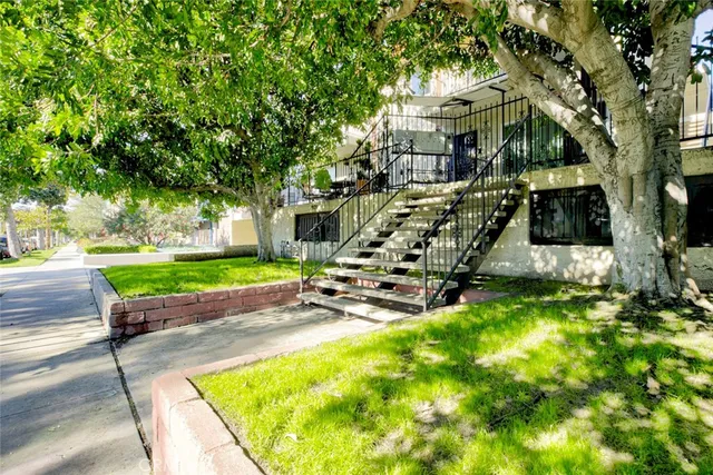 $600,000 | 909 East Garfield Avenue, Unit 4, Glendale, CA 91205