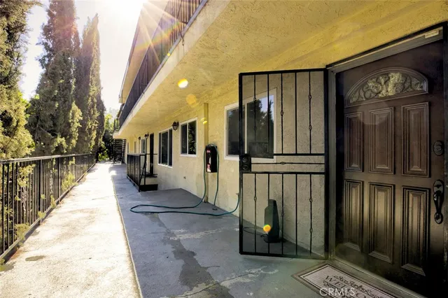 $600,000 | 909 East Garfield Avenue, Unit 4, Glendale, CA 91205