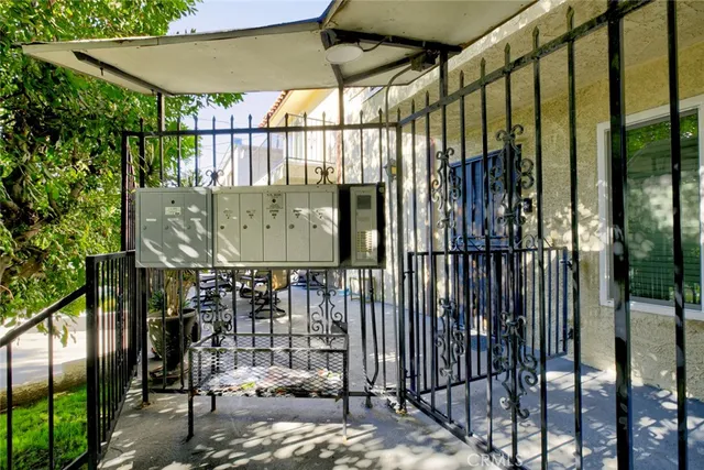 $600,000 | 909 East Garfield Avenue, Unit 4, Glendale, CA 91205