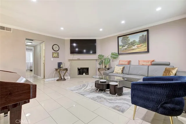 $600,000 | 909 East Garfield Avenue, Unit 4, Glendale, CA 91205