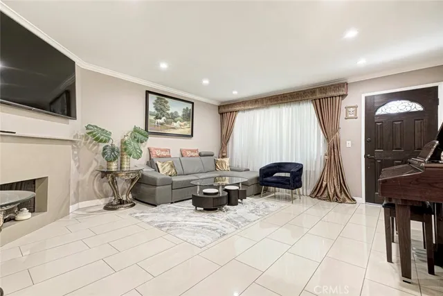 $600,000 | 909 East Garfield Avenue, Unit 4, Glendale, CA 91205