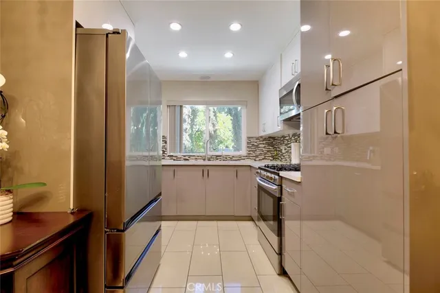 $600,000 | 909 East Garfield Avenue, Unit 4, Glendale, CA 91205