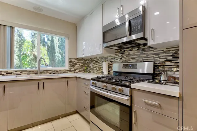 $600,000 | 909 East Garfield Avenue, Unit 4, Glendale, CA 91205