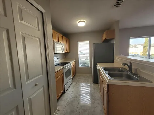 $2,000 | 3805 Exeter Lane, Lakeland, FL 33809