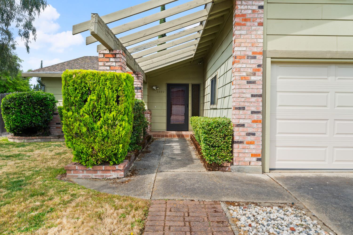 6930 Cobblestone Way Citrus Heights, CA 95621 - Photo 5 of 53