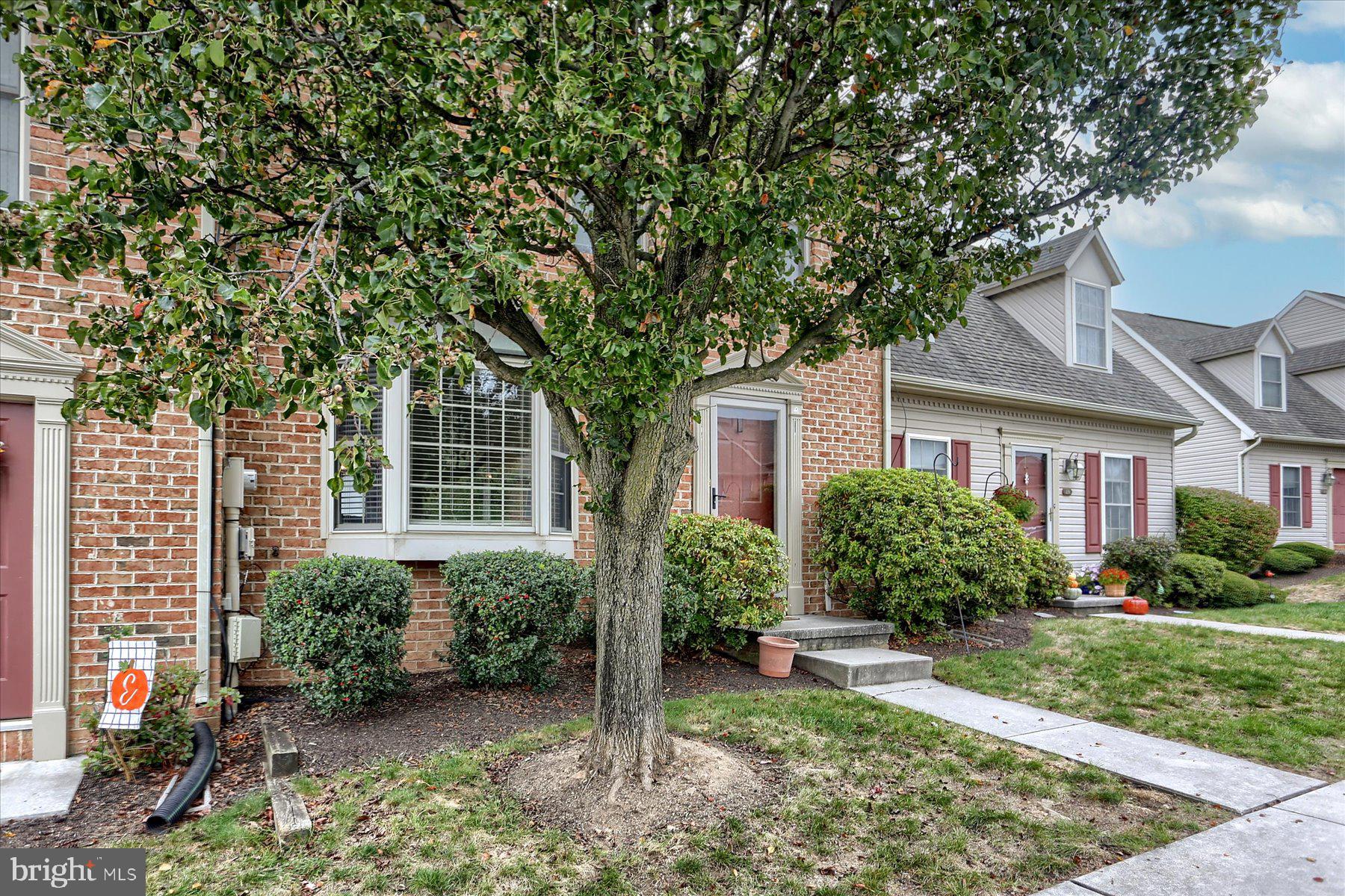 161 Hunters Ridge Drive Harrisburg, PA 17110 - Photo 2 of 21 Gallery Image 2