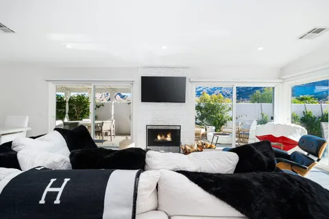 $950,000 | 54990 Avenida Madero, La Quinta, CA 92253