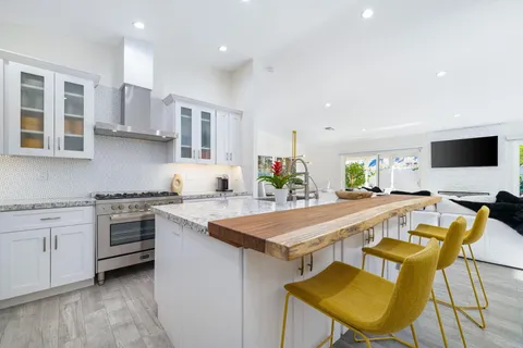 $950,000 | 54990 Avenida Madero, La Quinta, CA 92253