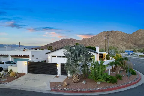 $950,000 | 54990 Avenida Madero, La Quinta, CA 92253