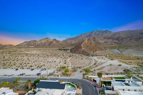 $950,000 | 54990 Avenida Madero, La Quinta, CA 92253