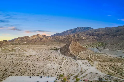 $950,000 | 54990 Avenida Madero, La Quinta, CA 92253