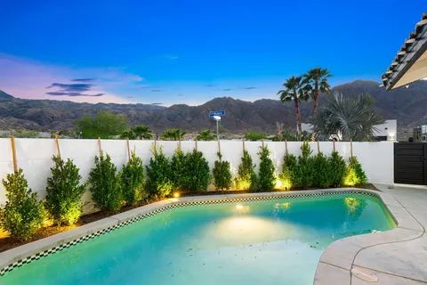 $950,000 | 54990 Avenida Madero, La Quinta, CA 92253