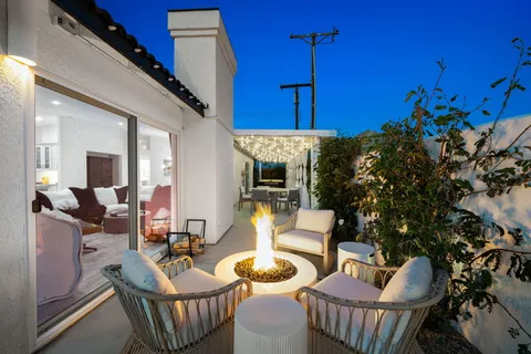 $950,000 | 54990 Avenida Madero, La Quinta, CA 92253