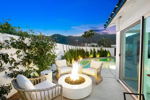 $950,000 | 54990 Avenida Madero, La Quinta, CA 92253