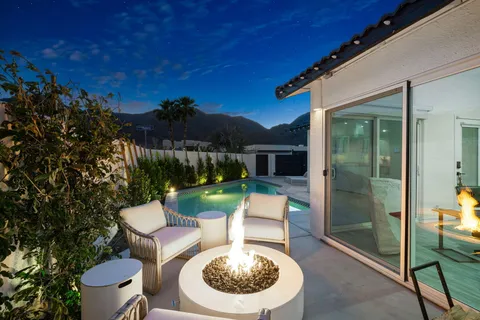 $950,000 | 54990 Avenida Madero, La Quinta, CA 92253