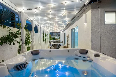 $950,000 | 54990 Avenida Madero, La Quinta, CA 92253