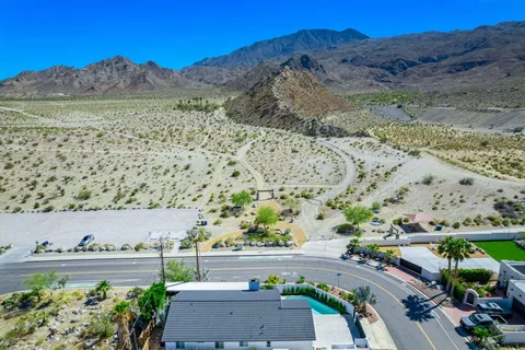$950,000 | 54990 Avenida Madero, La Quinta, CA 92253