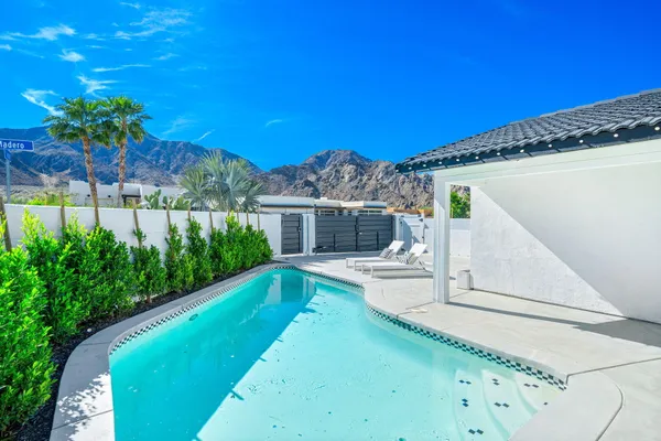 $825,000 | 54990 Avenida Madero, La Quinta, CA 92253