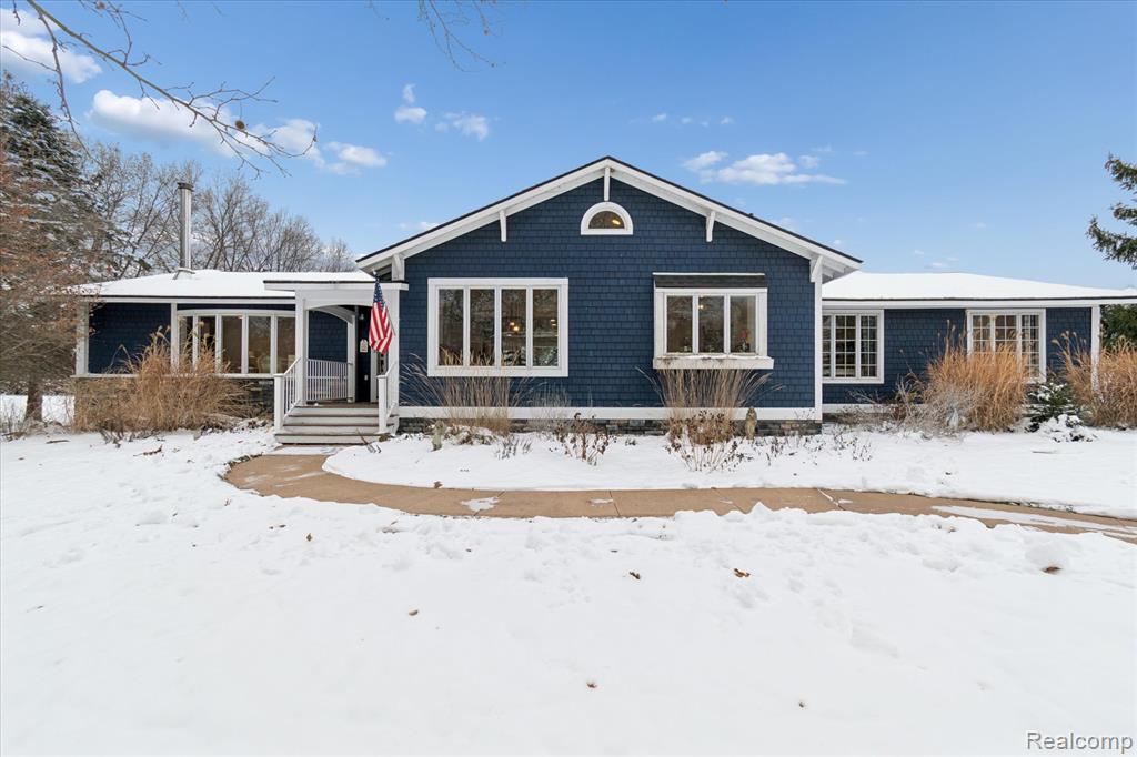 187 Darwin Road Pinckney, MI 48169 - Photo 1 of 77
