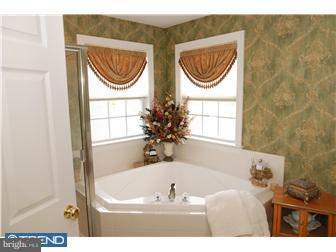 31 Highland Circle Phoenixville, PA 19460 - Photo 9 of 11 Bathroom