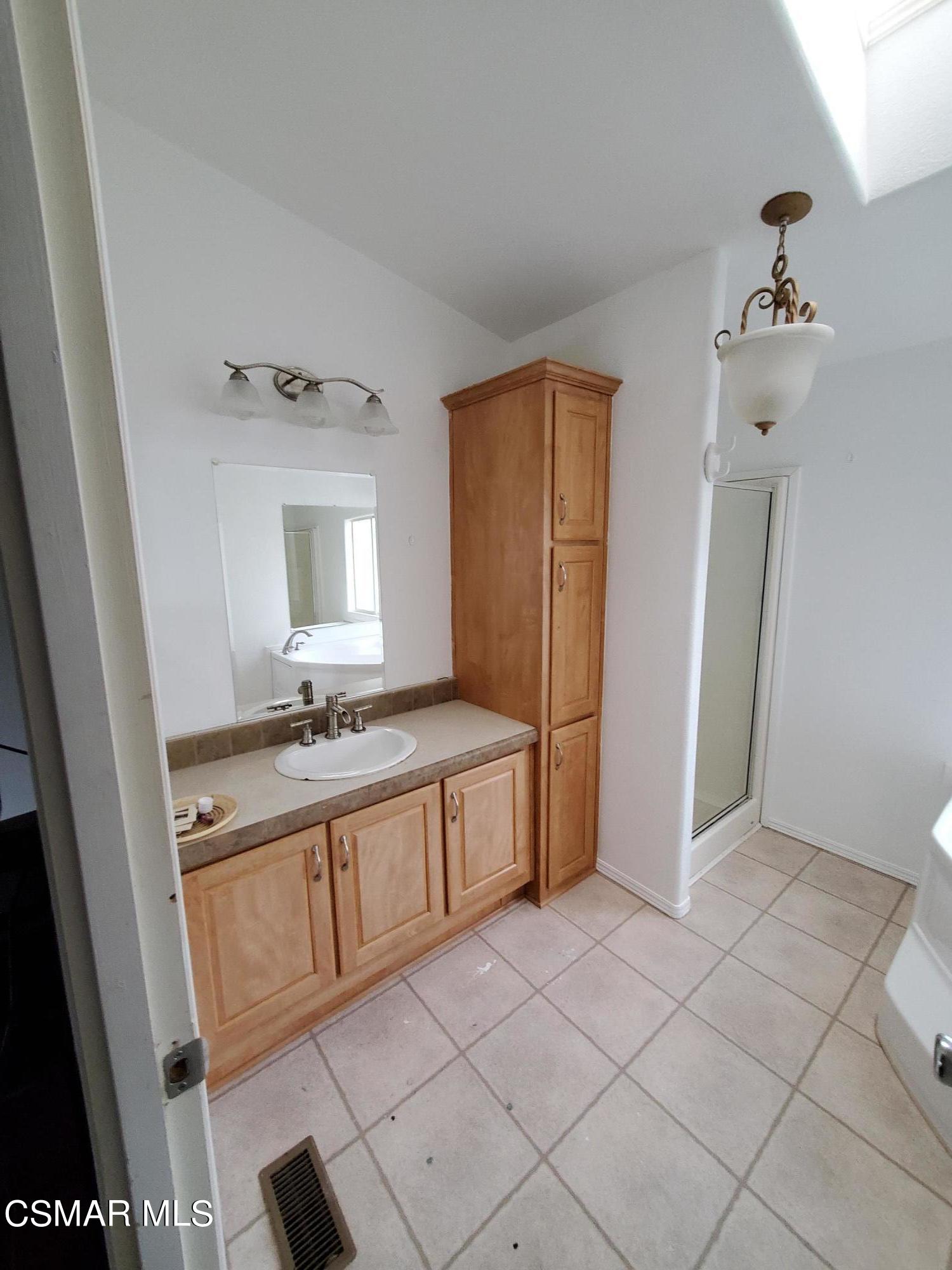 1550 Rory Lane, Unit 250 Simi Valley, CA 93063 - Photo 4 of 16 20210123_105322