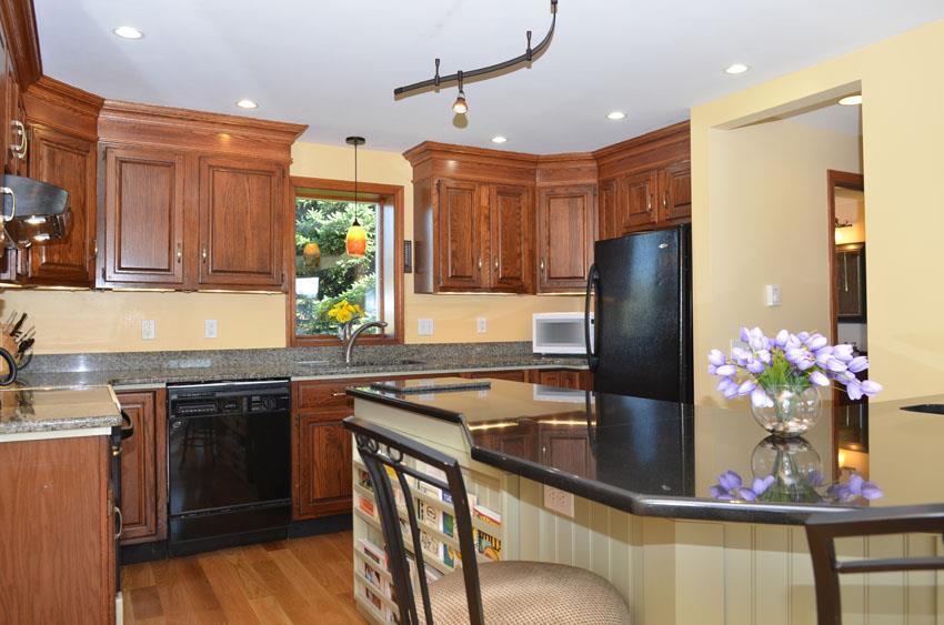 11 Willis Farm Road Gorham, ME 04038 - Photo 3 of 23 Updated and well functioning...